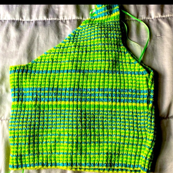 Top - Picture 2 of 2